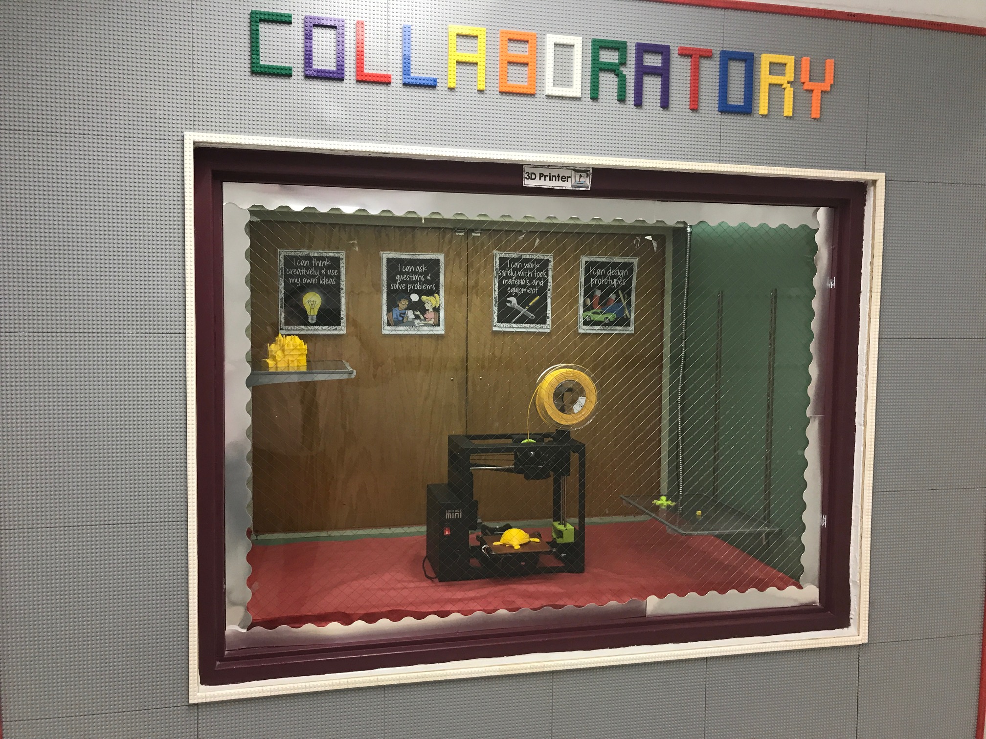Collaboratory display in a hallway