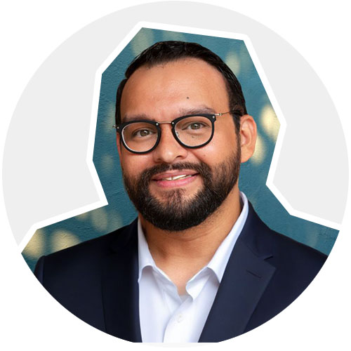 Headshot of Emmanuel Barrera
